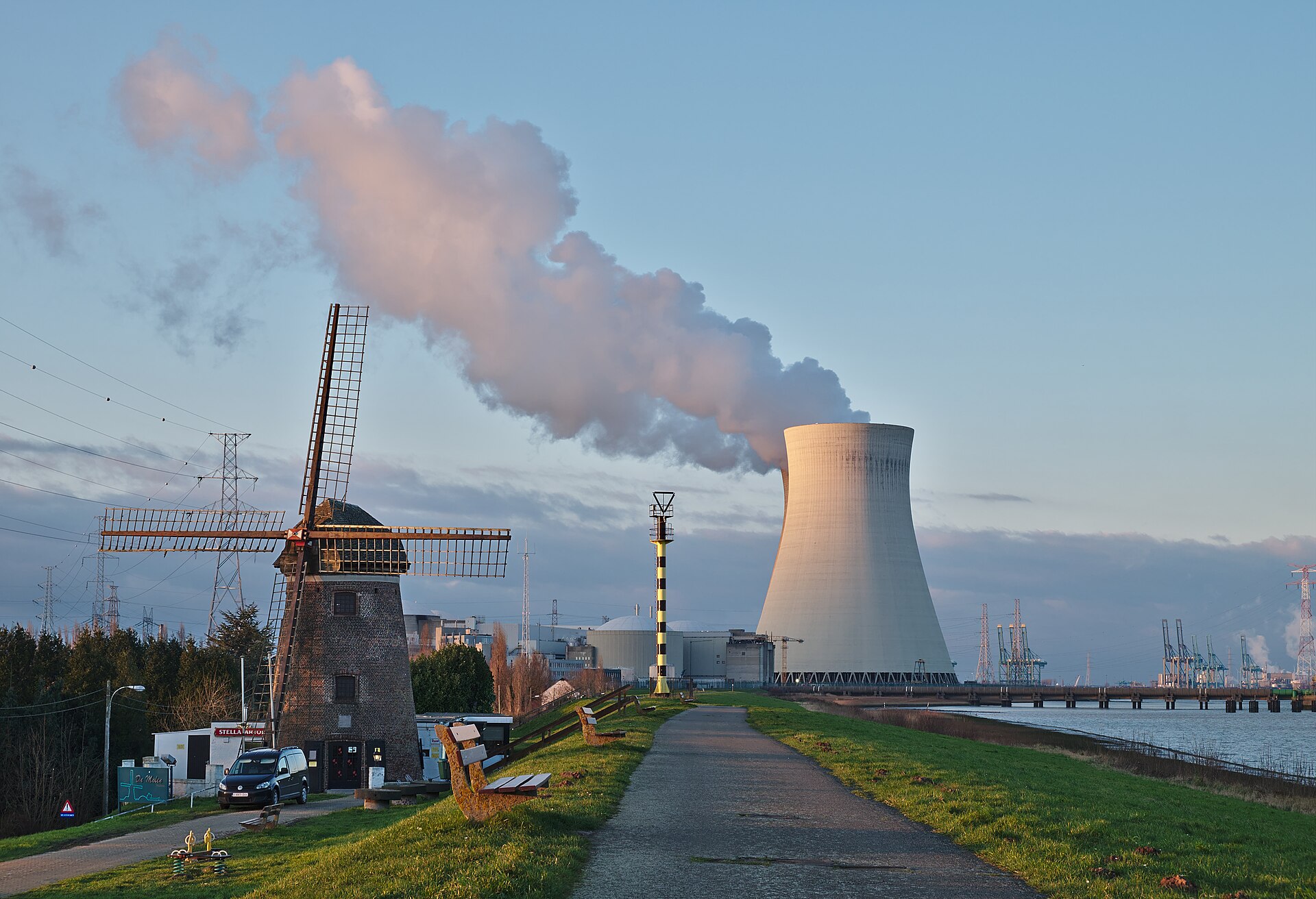 Photograph illustrating Nuclear fuel risk shows up before the reactor is built